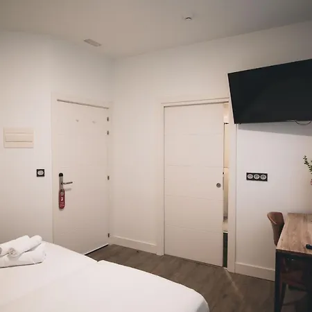 Lägenhetshotell Roomss 3*